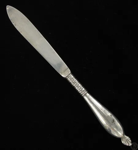 Viallinen hopeaveitsi, pituus 155mm, 800br, paino 19,1g Vikt: 19,1 g