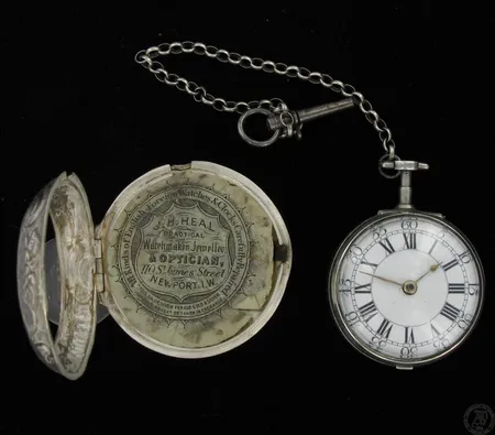 Hopeinen taskukello ja vetoavain John Chapman v.1782, paino 102,8g Vikt: 102,8 g
