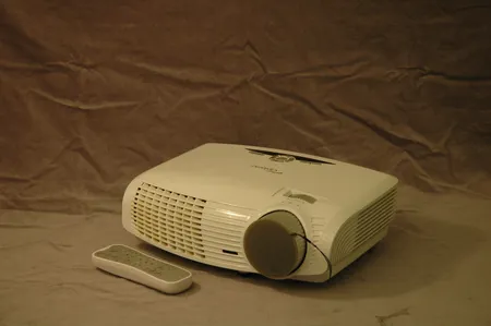 Videotykki Optoma HD20-full HD + kaukosäädin. Ainoastaan nouto myymälästä.