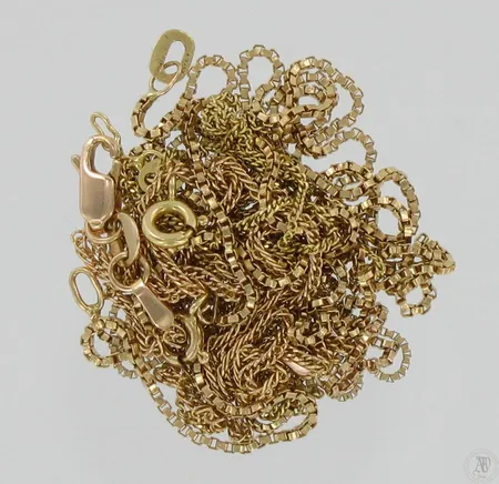 Viallisia koruja, 585, paino 10,9g Vikt: 10,9 g