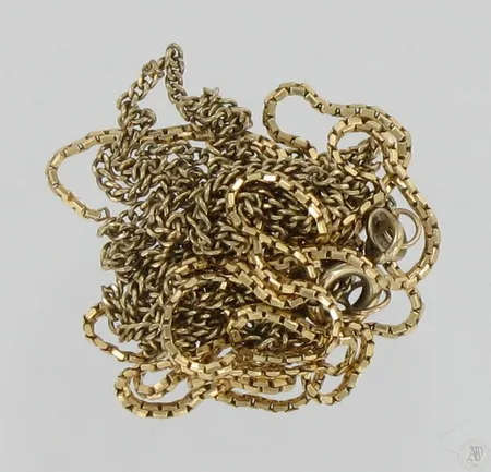 Viallisia koruja, 585, paino 5,8g Vikt: 5,8 g