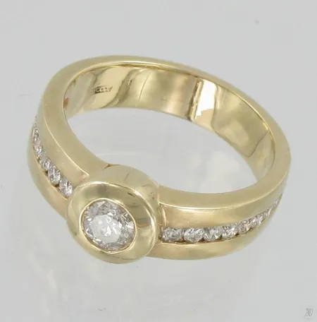 Timanttisormus 1xn.0.45ct 16xn.0.03ct, koko 19, 585, paino 8,2g Vikt: 8,2 g