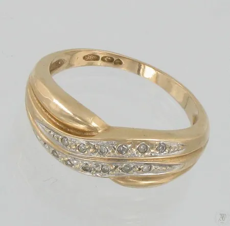Timanttisormus 12xn.0.005ct, koko 17¾, 585, paino 3,7g Vikt: 3,7 g