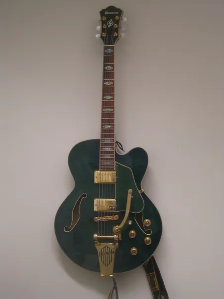 Sähkökitara Ibanez AFS95T MBU, kova laukku. Ainoastaan nouto myymälästä.