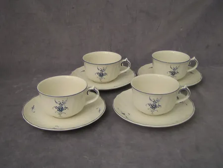 Neljä teekuppia ja lautasta, Villeroy & Boch. Nouto ainoastaan myymälästä!

