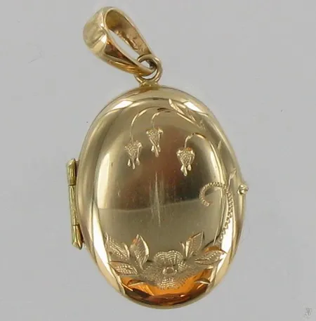 Medaljonki, kaivertamaton, korkeus 22mm, 585br, paino 2,0g Vikt: 2   g