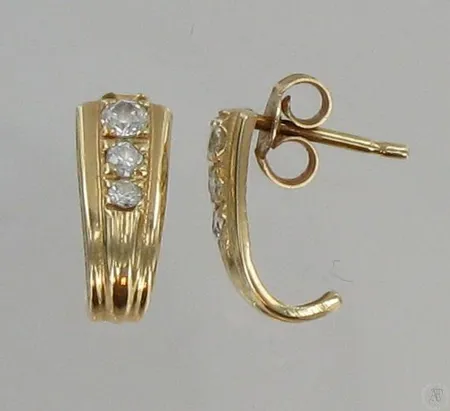 Kivikorvakorut, korkeus 10mm, 585br, paino 1,3g Vikt: 1,3 g