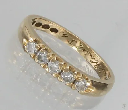 Timanttisormus 5xn.0.06ct, kaiverrettu, koko 16, 585, paino 2,3g Vikt: 2,3 g