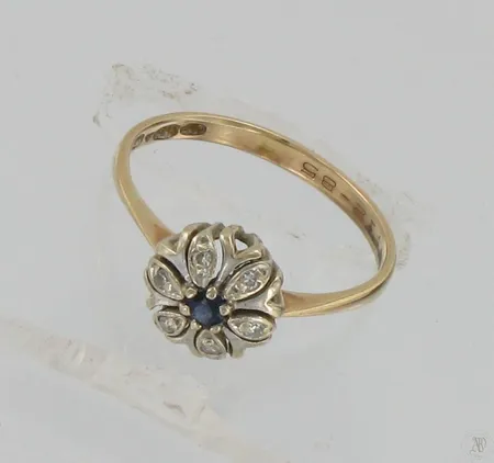 Sinisafiirisormus timanteilla 6xn.0.005ct, kaiverrettu, koko 17, 585br, paino 2,1g Vikt: 2,1 g