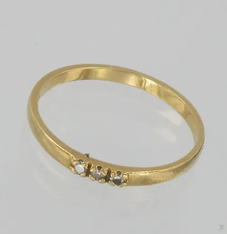 Timanttisormus 3xn 0.01ct, koko 18½, 585, paino 1,7g Vikt: 1,7 g