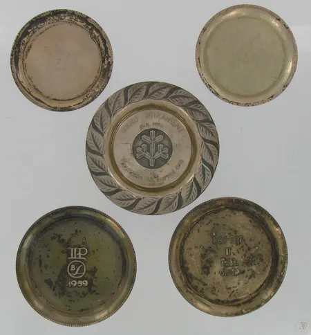 Viisi lautasta, Ø 63-81mm, 813-830, paino 94,7g Vikt: 94,7 g