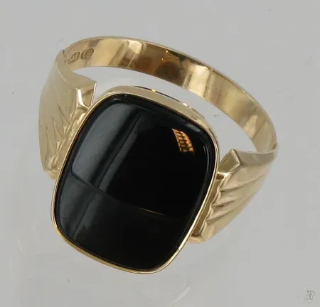 Kivikantasormus, koko 19, 585br, paino 3,0g Vikt: 3   g