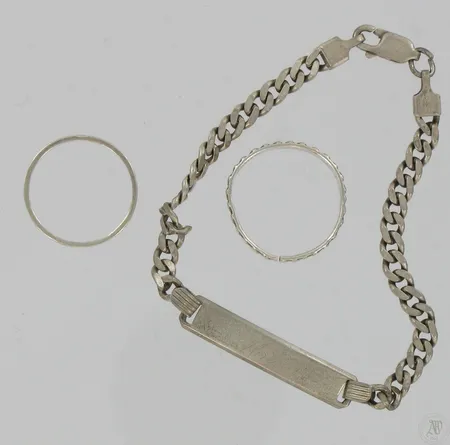 Viallisia hopeakoruja, 830-925, paino 10,8g Vikt: 10,8 g