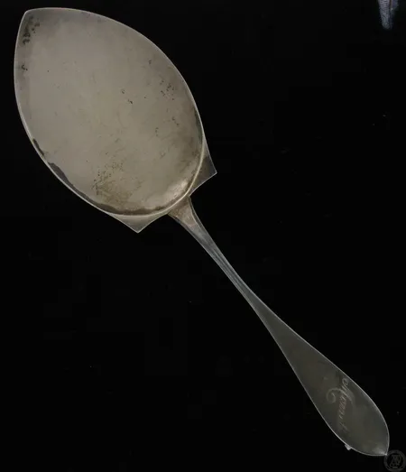 Leivoslapio, kaiverrettu, 813, paino 38,7g Vikt: 38,7 g