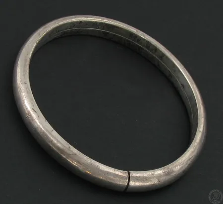 Hopearannerengas, Ø n. 50mm, 835, paino 22,4g Vikt: 22,4 g