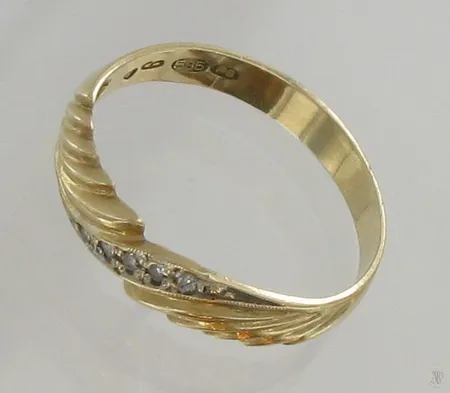 Timanttisormus, 5xn.0,005ct, koko 16½, 585, paino 1,5g Vikt: 1,5 g