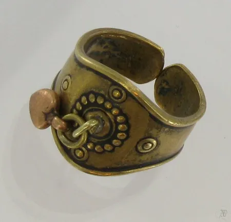 Sormus, Kalevala Koru, pronssi, sydänsormus