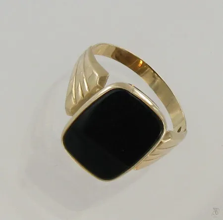Kivisormus, koko 18¾, 585br, paino 3,1g Vikt: 3,1 g