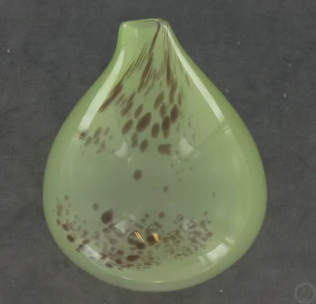 Koristepullo, sign.Tapio Wirkkala Iittala, korkeus 11,0cm, pohjassa pieni särö.