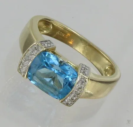Kivisormus timanteilla 26xn.0.005ct, koko 16, 585br, paino 4,7g Vikt: 4,7 g