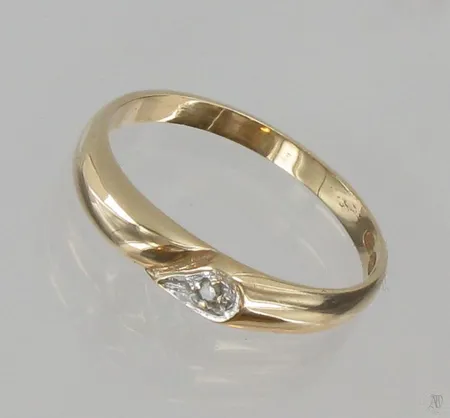 Timanttisormus 1xn.0.005ct, koko 16¾, 585, paino 1,4g Vikt: 1,4 g