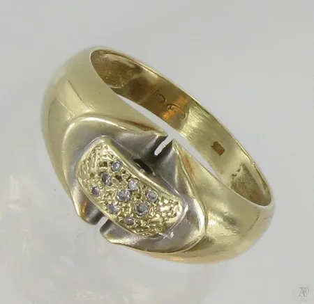 Timanttisormus 9xn.0.005ct, koko 17½, 585, paino 3,7 Vikt: 3,7 g