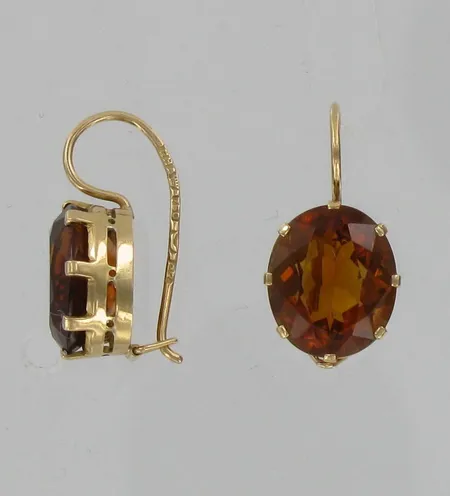 Kivikorvakorut, korkeus 24mm, 750br, paino 6,2g Vikt: 6,2 g