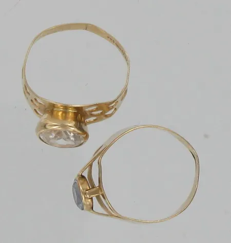 Viallisia sormuksia, 585br, paino 3,2g Vikt: 3,2 g