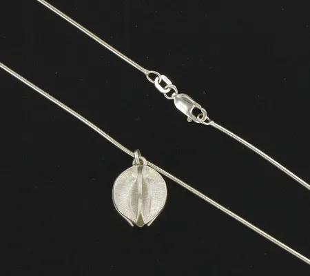 Kaulakoru, Kalevala Koru, lumikukka, pituus 50,0cm, 925, paino 8,4g Vikt: 8,4 g