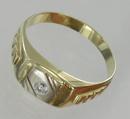 Timanttisormus 1xn.0.09ct, koko 20, 585, paino 4,7g Vikt: 4,7 g