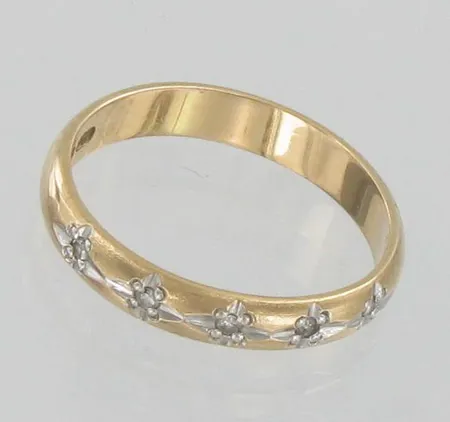 Timanttisormus 5xn.0.005ct, koko 16½, 585, paino 2,2g Vikt: 2,2 g