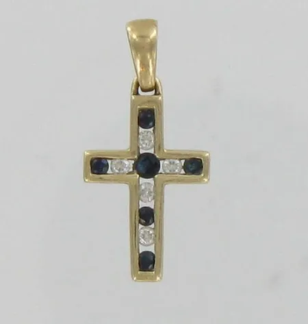 Ristiriipus kivillä, korkeus 23mm, 585br, paino 1,1g Vikt: 1,1 g