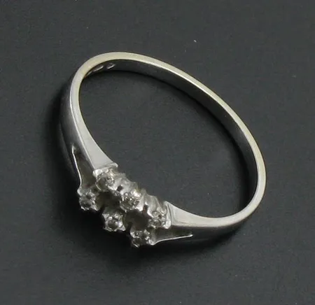 Timanttisormus 6xn.0.005ct, valkokulta, koko 17¾, 750, paino 2,0g Vikt: 2   g