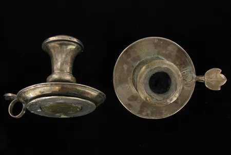 Vialliset kynttilänjalat, korkeus 80mm, metallia