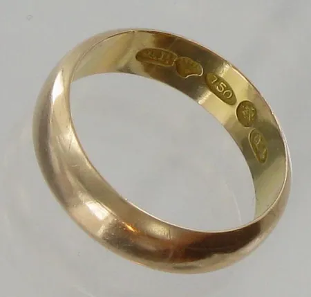 Sileä sormus, v.1897, koko 17¼, 750, paino 4,7g Vikt: 4,7 g