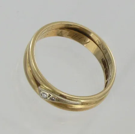 Timanttisormus, 2xn.0,005ct, kaiverrettu, koko 17, 750, paino 3,7g Vikt: 3,7 g