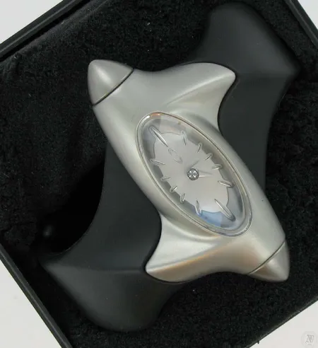 Miesten teräsrannekello muovirannekkeella Oakley Torpedo, quartz, laatikko