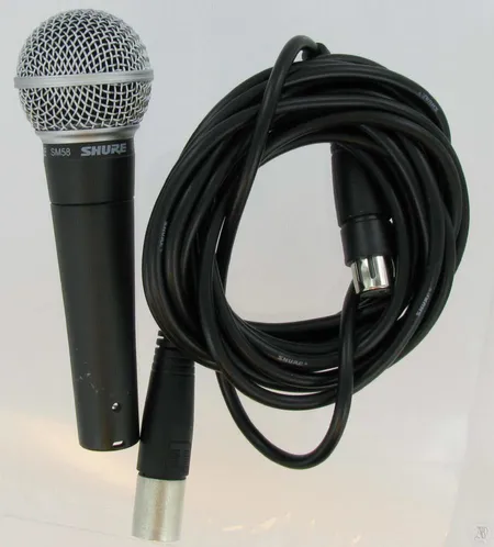 Mikrofoni Shure SM58, mikrofoninjohto Shure