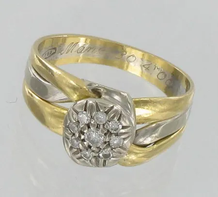 Timanttisormus 1xn.0.04ct 8xn.0.05ct, kaiverrettu, koko 16, 750, paino 3,8g Vikt: 3,8 g