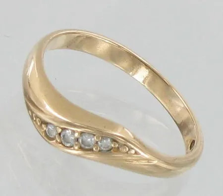 Timanttisormus 4xn.0.01-0.02ct, koko 16¼, 585, paino 1,7g Vikt: 1,7 g