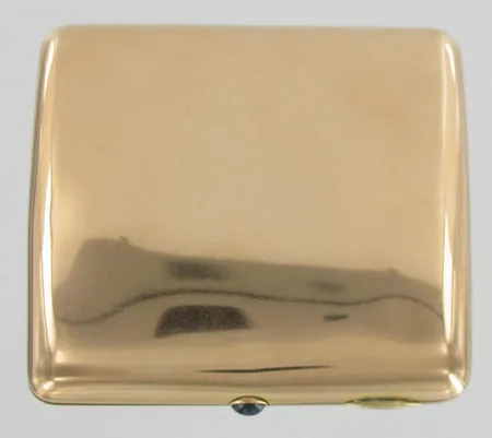 Savukekotelo sinisafiirilla, mitat 80x80x10mm, vuodelta 1927, tekijäleima H.W.W, 585br, paino 101,2g Vikt: 101,2 g