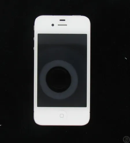 Iphone 4, 8gb, virtajohto puuttuu