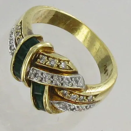 Timanttisormus 23xn.0.005ct 8/8 hionta, 7kpl smaragdia n.0.20ct, koko 16½, 750br, paino 6,2g Vikt: 6,2 g