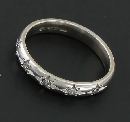 Timanttisormus 5xn0.02ct, valkokulta, koko 16, 585, paino 2,8g Vikt: 2,8 g
