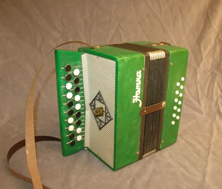 Miniharmonikka Homka. Nouto ainoastaan myymälästä.