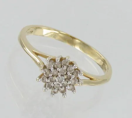 Timanttisormus 19xn.0.005ct, koko 17¼, 585, paino 2,1g Vikt: 2,1 g