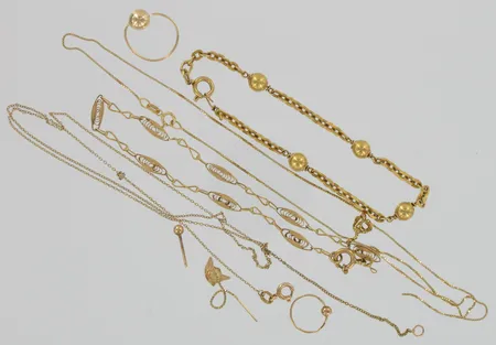 Viallisia koruja, 585, paino 9,7g Vikt: 9,7 g