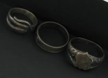 Viallisia sormuksia, 813, paino 13,4g Vikt: 13,4 g