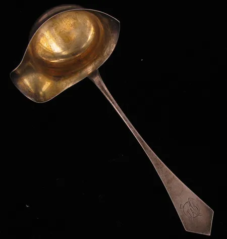 Liemikauha, kaiverrettu, 813, paino 32,6g Vikt: 32,6 g