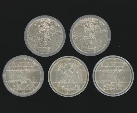 Viisi hopea juhlarahaa, 100 Markkaa 1917-1992 Itsenäinen Suomi 75 vuotta, 925, paino 120,0g Vikt: 120   g